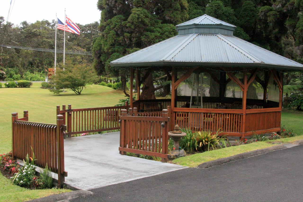 Kilauea Lodge And Restaurant Volcano Exterior foto