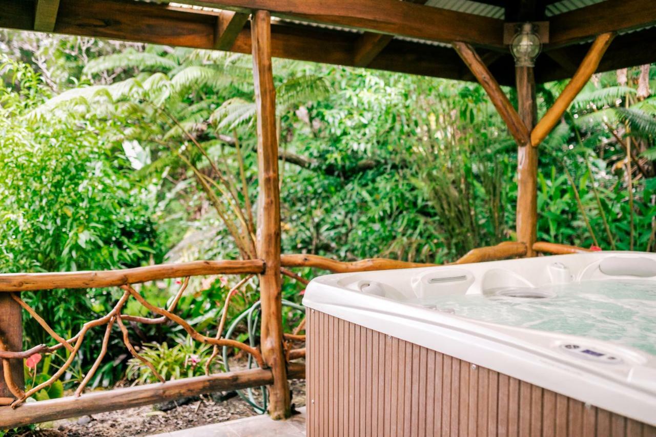 Kilauea Lodge And Restaurant Volcano Exterior foto